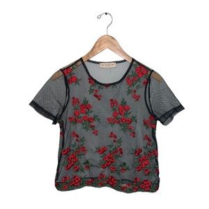 Twinkle Mesh Short  Sleeve Top Embroidered Red Roses Floral Women’s Size‎ Small